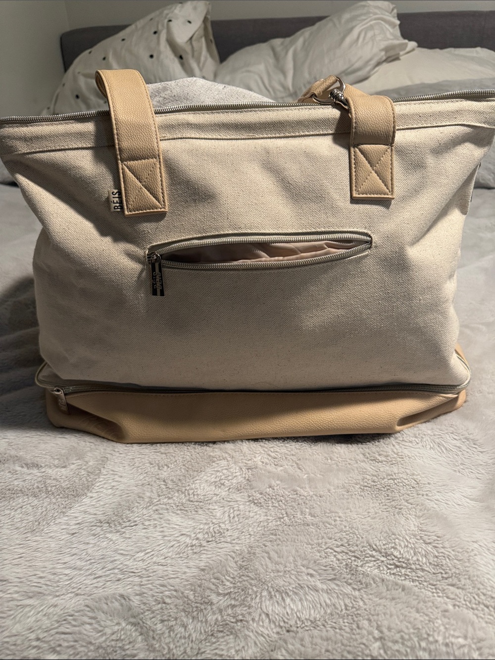 Beis weekender—Beige